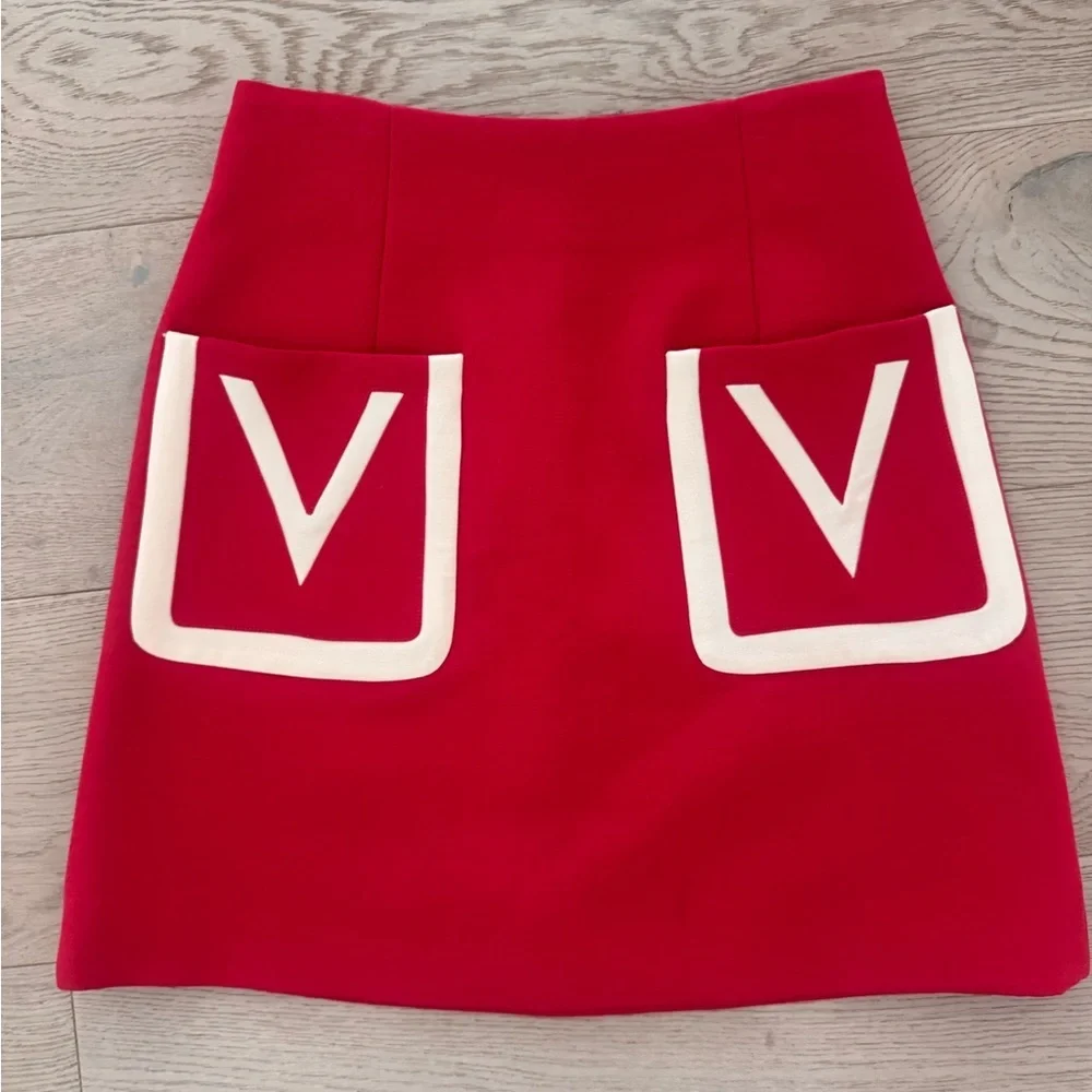 Valentino Garavani crepe couture wool/silk mini skirt size IT 36 (US 2-4)